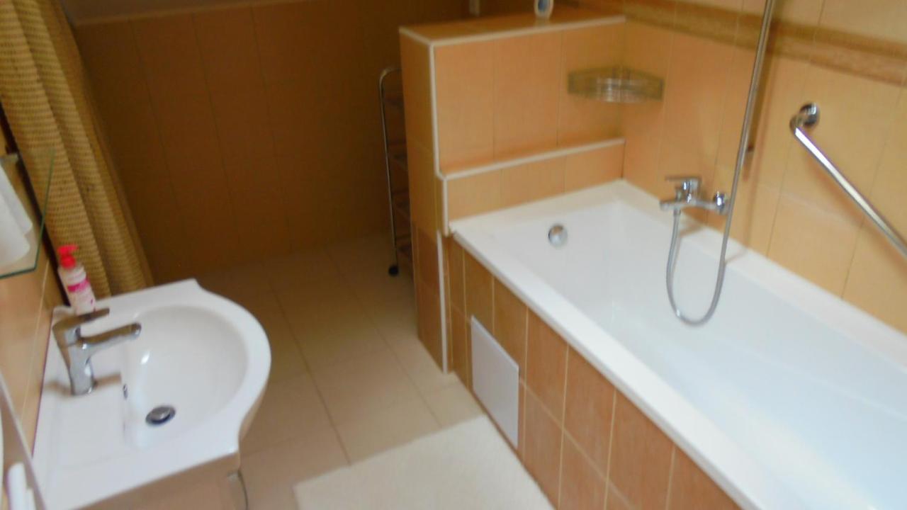 Apartman Aya ヤノフ・ナト・ニソウ エクステリア 写真