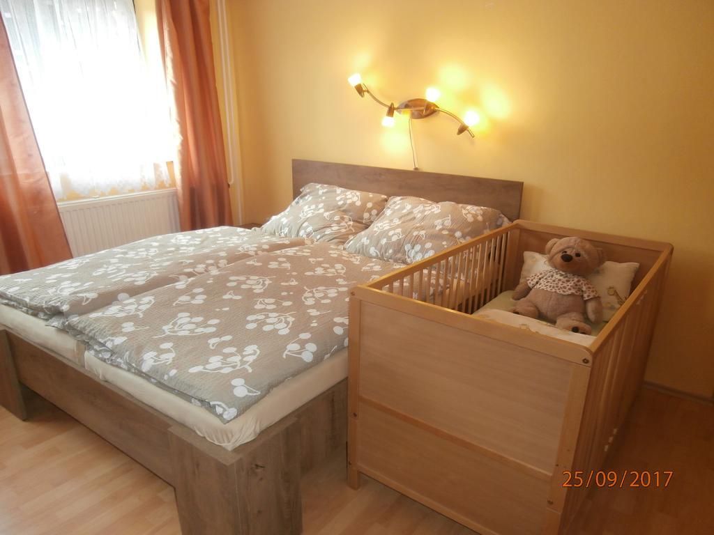 Apartman Aya ヤノフ・ナト・ニソウ エクステリア 写真