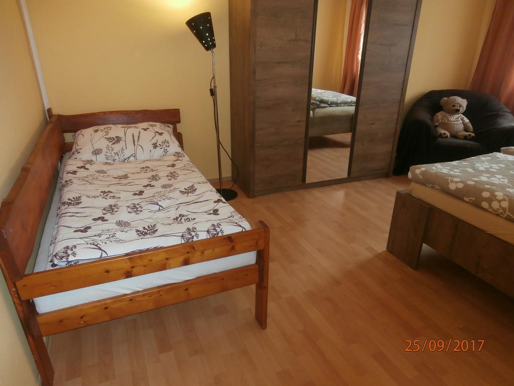 Apartman Aya ヤノフ・ナト・ニソウ エクステリア 写真